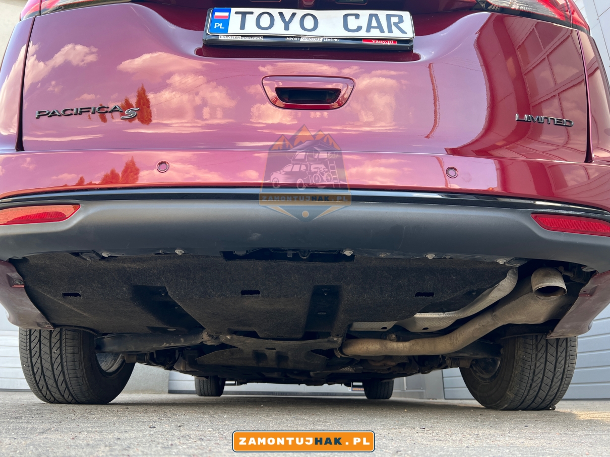 montaz haka holowniczego w chrysler pacifica